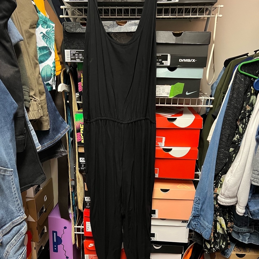 Jumper with side pockets